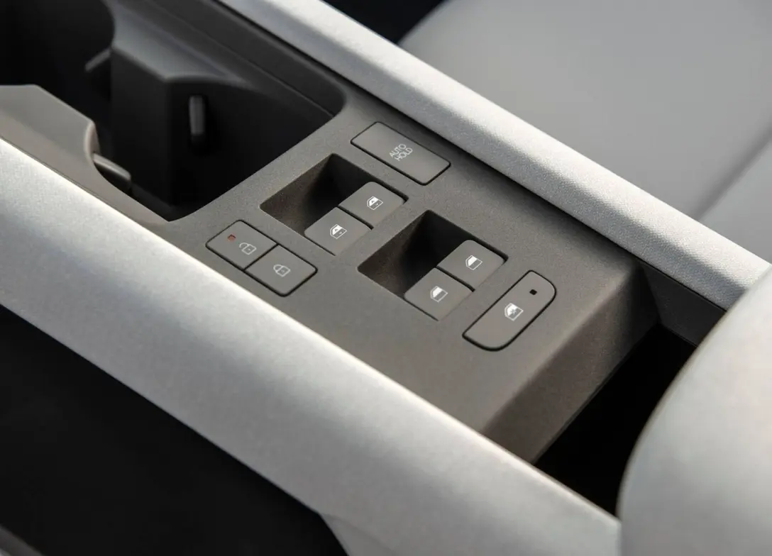 1695552-Hyundai-Ioniq_6-2024-09.jpg