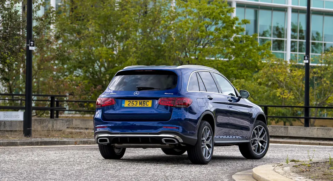 1656568-2021_mercedes-benz_glc_300_e_uk_28_1920x1080.jpg