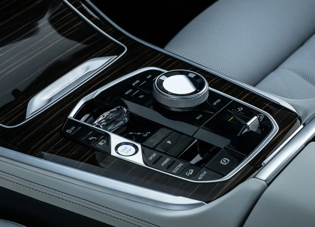 1692202-BMW-X5-2024-08.jpg