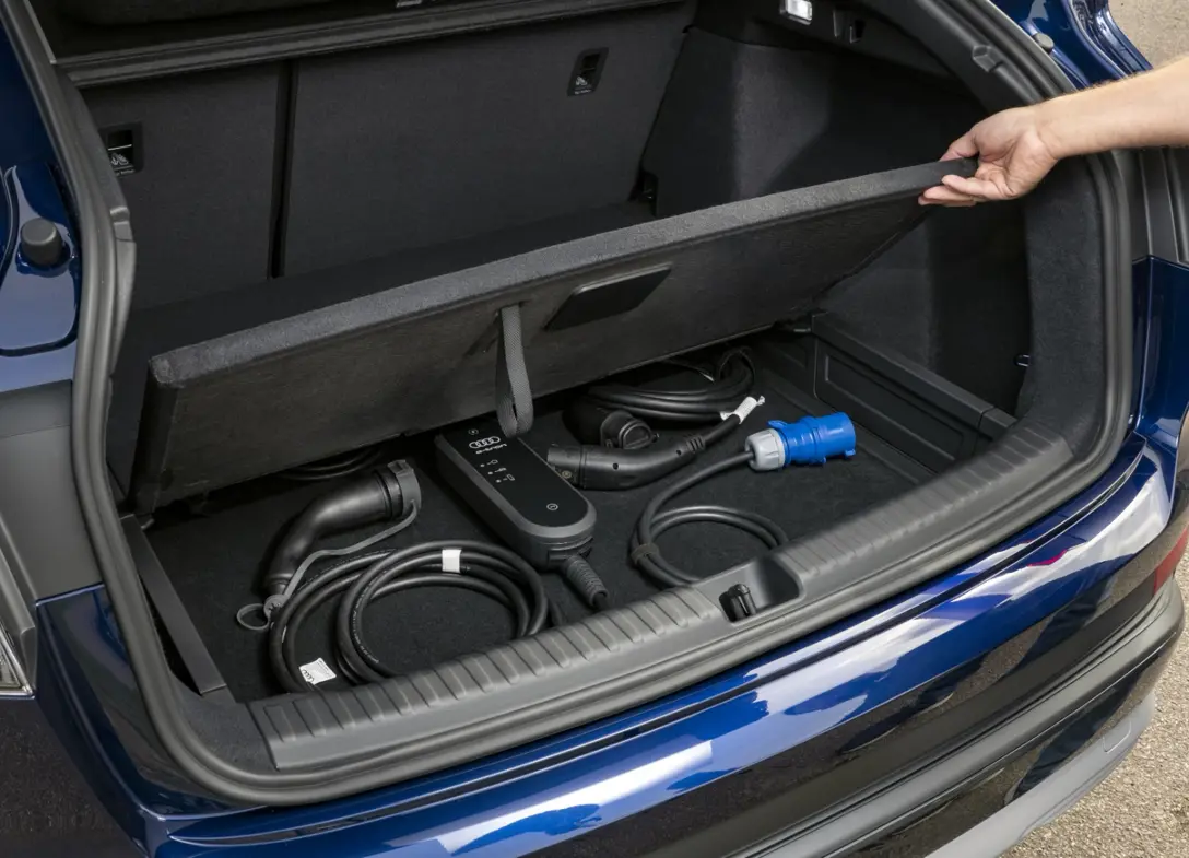 1691336-Audi-e-tron_Sportback-2024-10.jpg