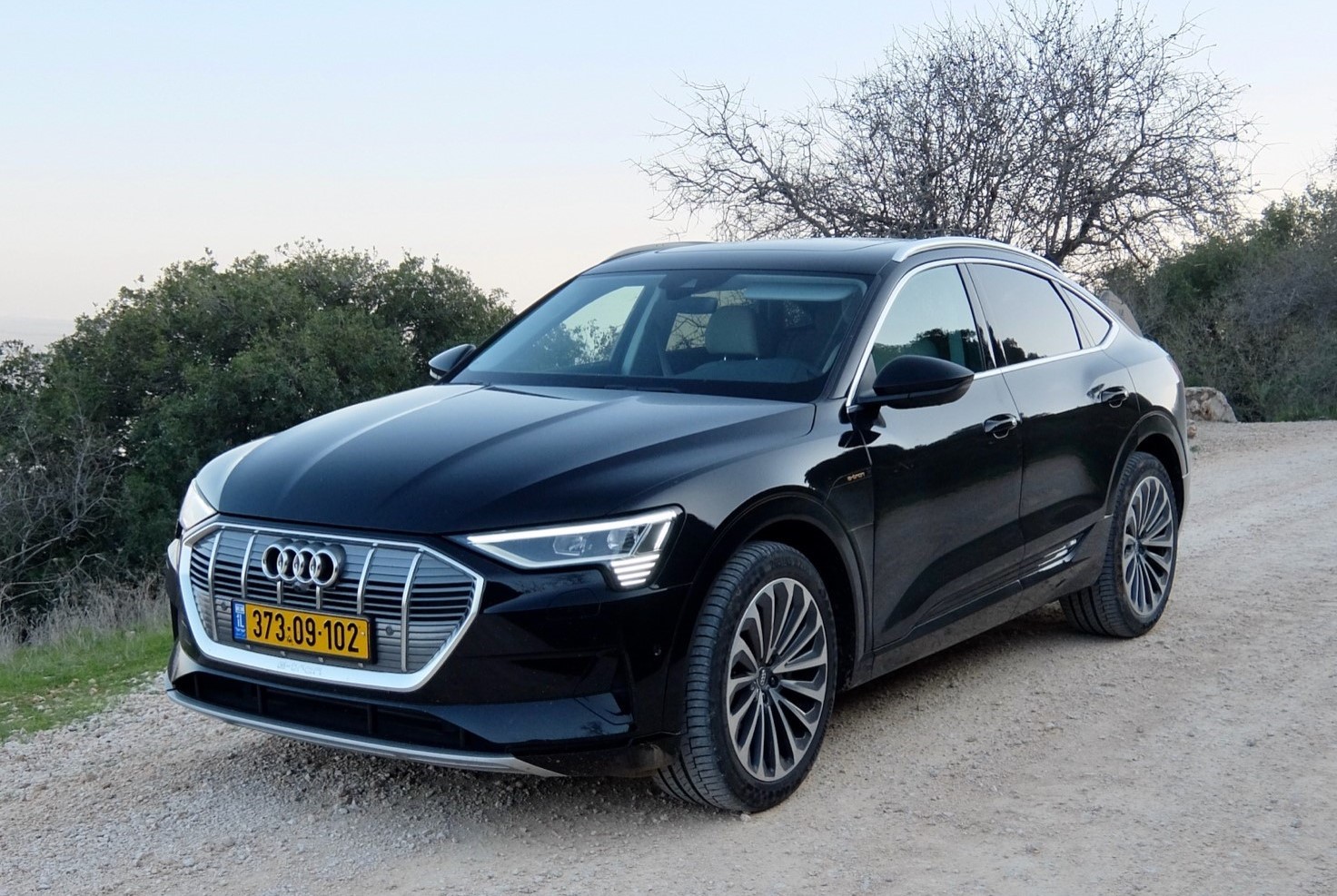 1678559-Audi-e-tron-2023-00MA.jpeg