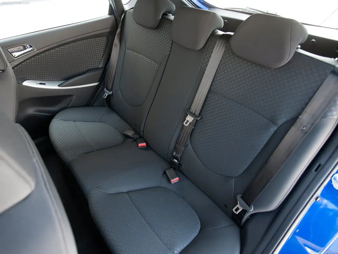 1583348-Hyundai i25 6.jpg