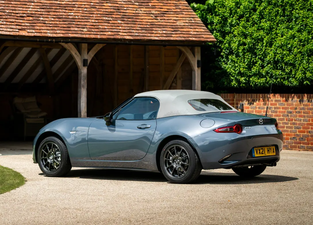 1696369-Mazda-MX5-2024-03.jpg