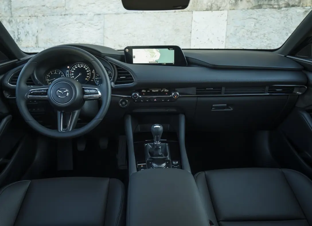 1638714-Mazda-3-2021-07.jpg