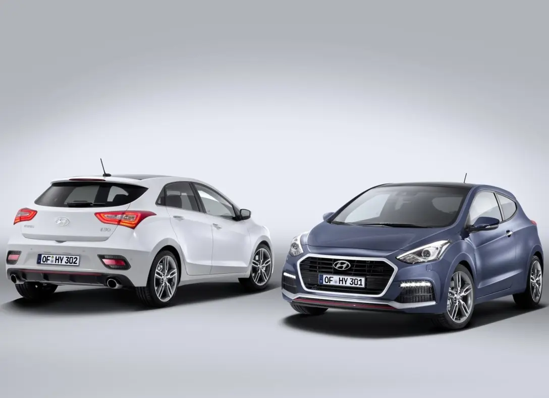 1645629-Hyundai-i30_Turbo-2015-1600-1c.jpg