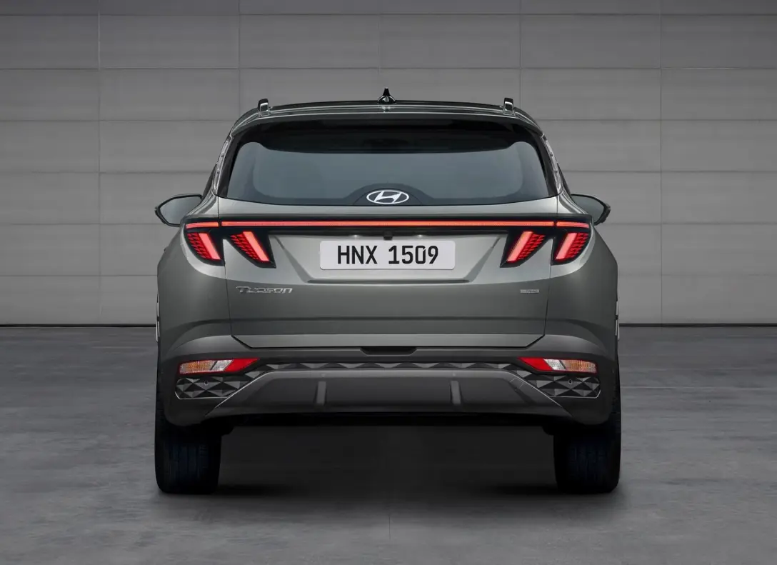 1673102-Hyundai-Tucson-2023-02.jpg