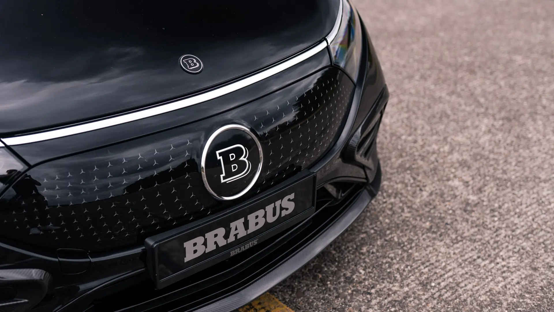 1665022-editors_images_1660534238337-EQS_Grille.jpg