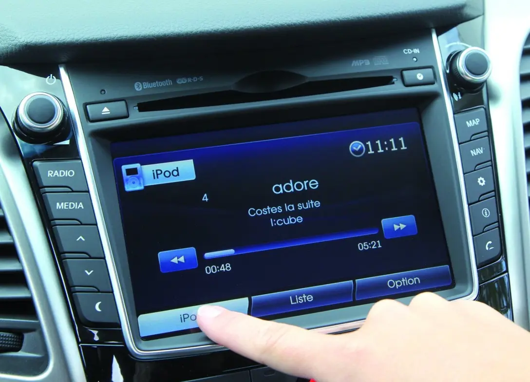 1690679-Hyundai-i30_Wagon-2012-07.jpg