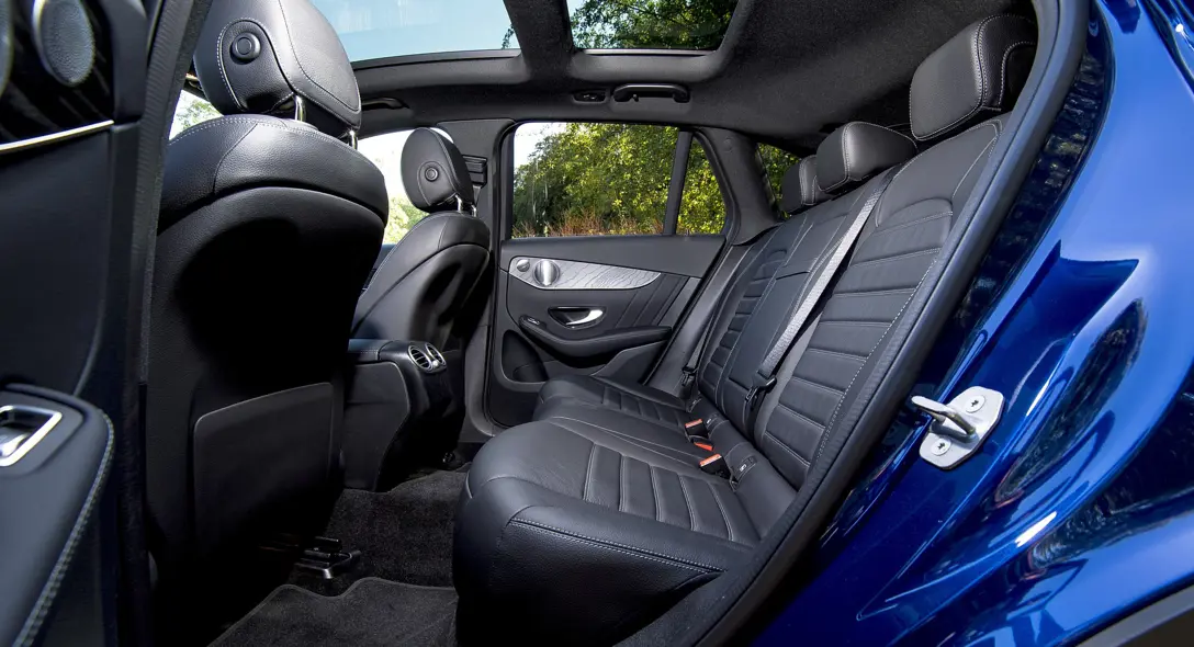 1656579-2021_mercedes-benz_glc_300_e_uk_79_1920x1080.jpg